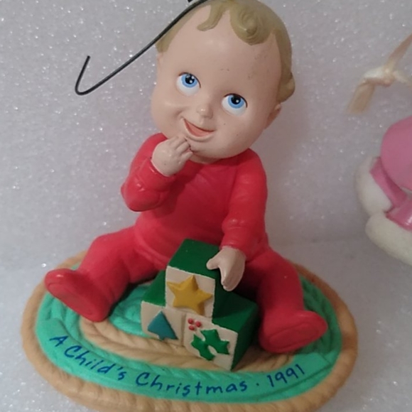 Bundle of Vintage Hallmark Ornaments - Picture 8 of 11